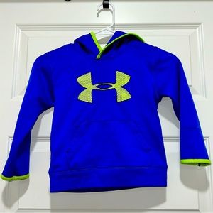 Under armour hoodie size 5. Great condition